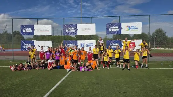 Piłkarki z Pisarzowic z awansem do finału regionalnego „Z Orlika na Stadion”