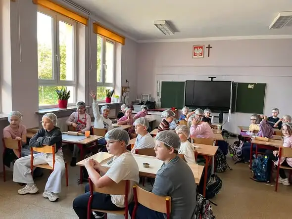 Dzień Chłopaka w klasie 3: warsztaty lepienia pierogów