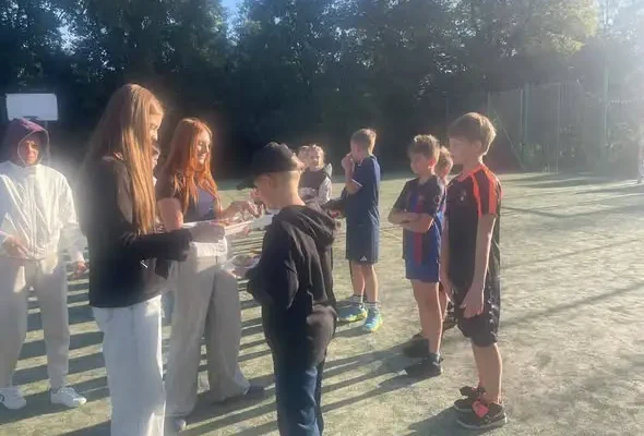 Dzień Chłopaka w szkole – słodkie niespodzianki i wybory Szkolnego Dżentelmena
