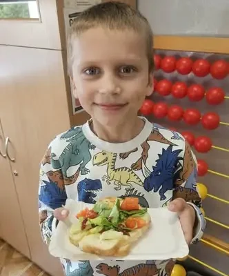 Zdrowe śniadania w klasie 2c – kolorowo, smacznie i bezpiecznie