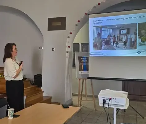 Mężczyźni w bibliotece – konferencja w Lubaniu łączy bibliotekarzy z regionu