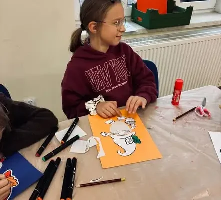 Jesienne skrzaty z filcu – kreatywne zajęcia w CIS