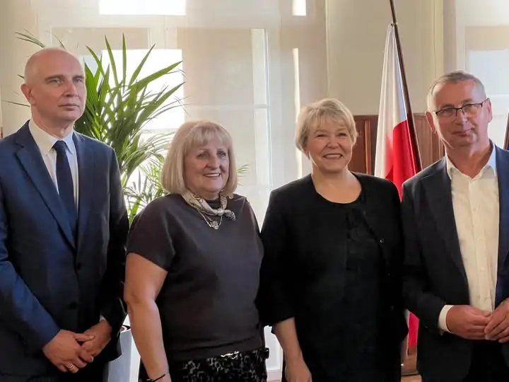 Dyrektor SP nr 3 w Olszynie Alina Męczywór wyróżniona w Jeleniej Górze