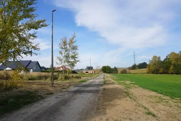 Zakończenie rozbudowy kanalizacji w Zarębie – nowe światło i lepsze warunki